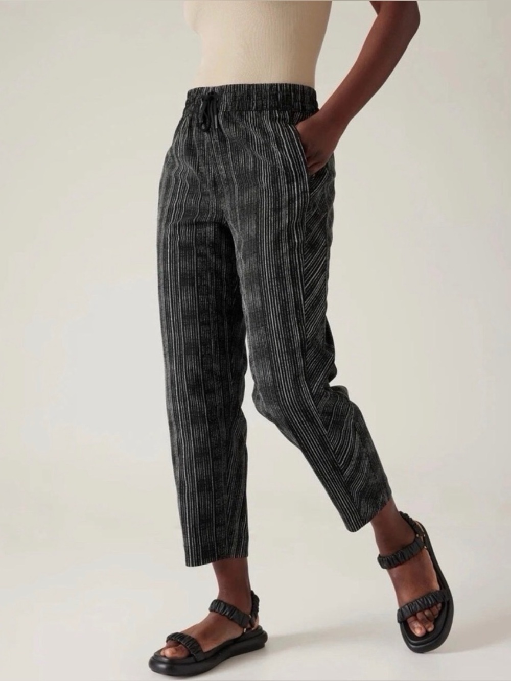 Athleta Arrival Cropped Pull On Pants